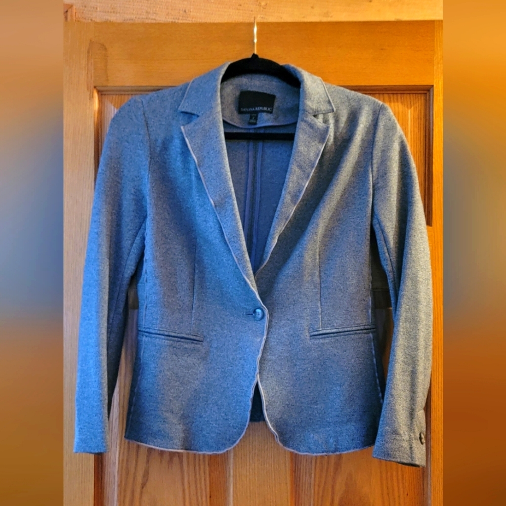 Banana Republic sporty and hip gray blazer, stretchy and comfortable